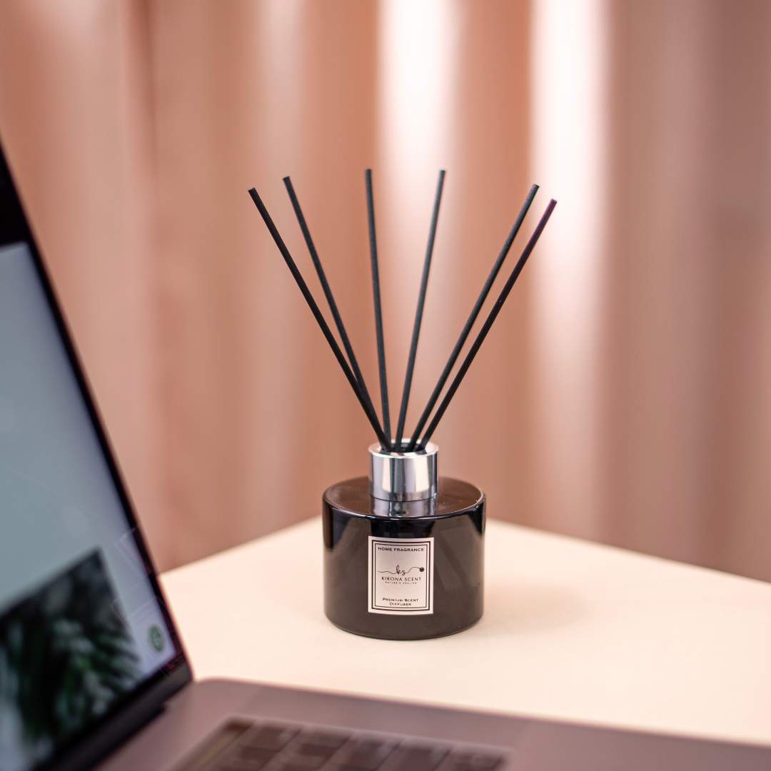 Wild Bluebell Luxe Reed Diffuser (Black)